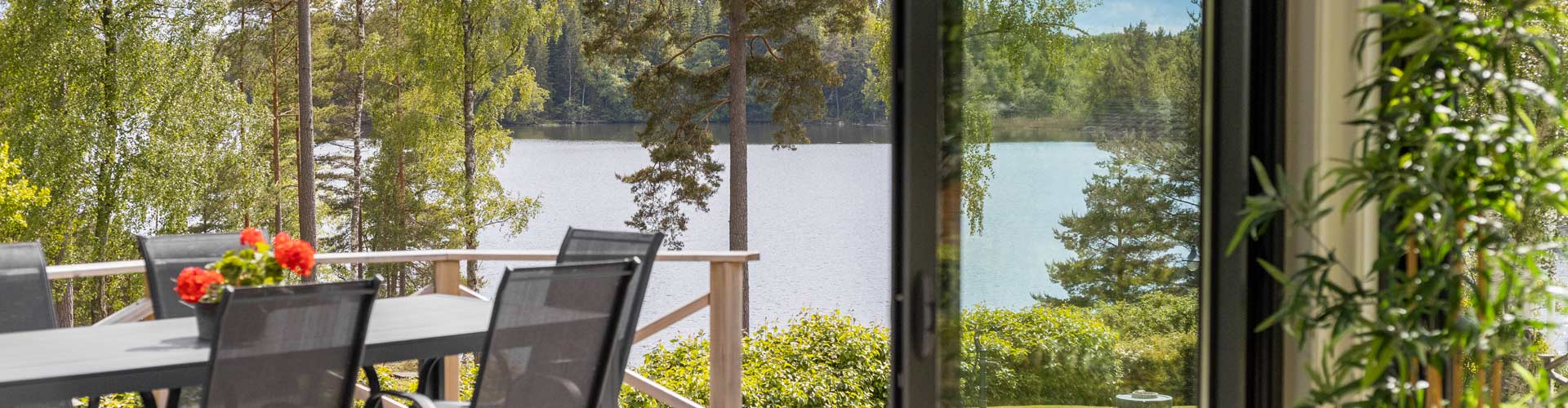 Byggde nytt sommarhus på sitt smultronställe