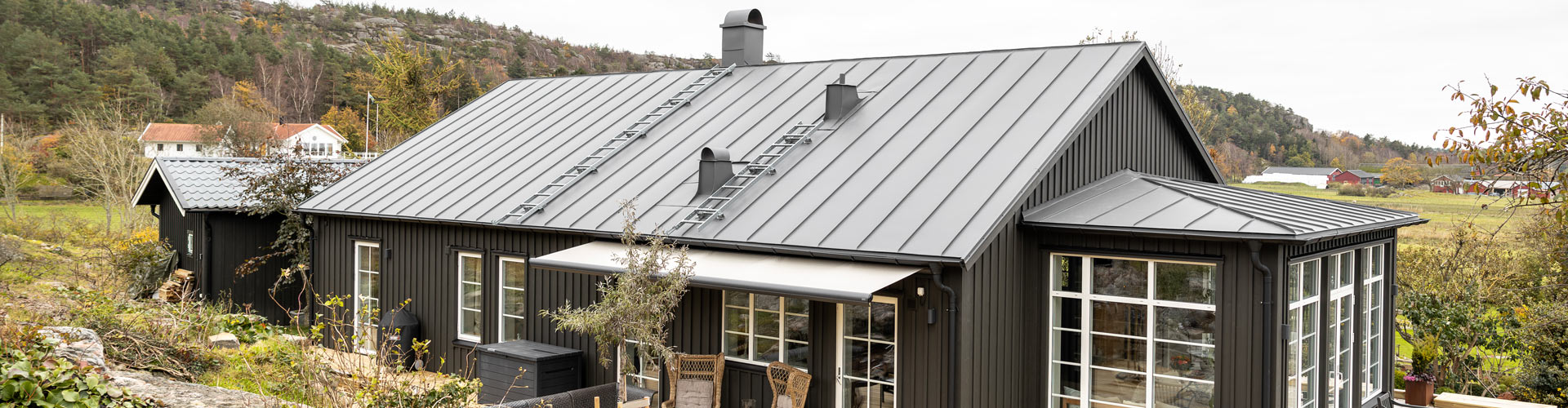 De reste ett kolsvart fritidshus ur askan