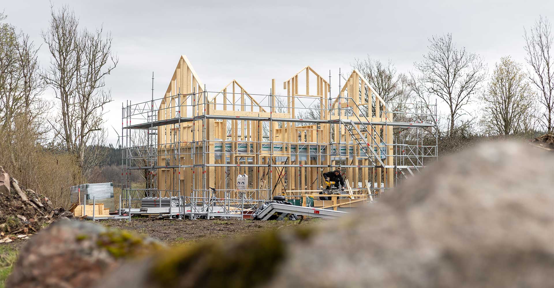 Lösvirkeshus i trä med ditt unika ID